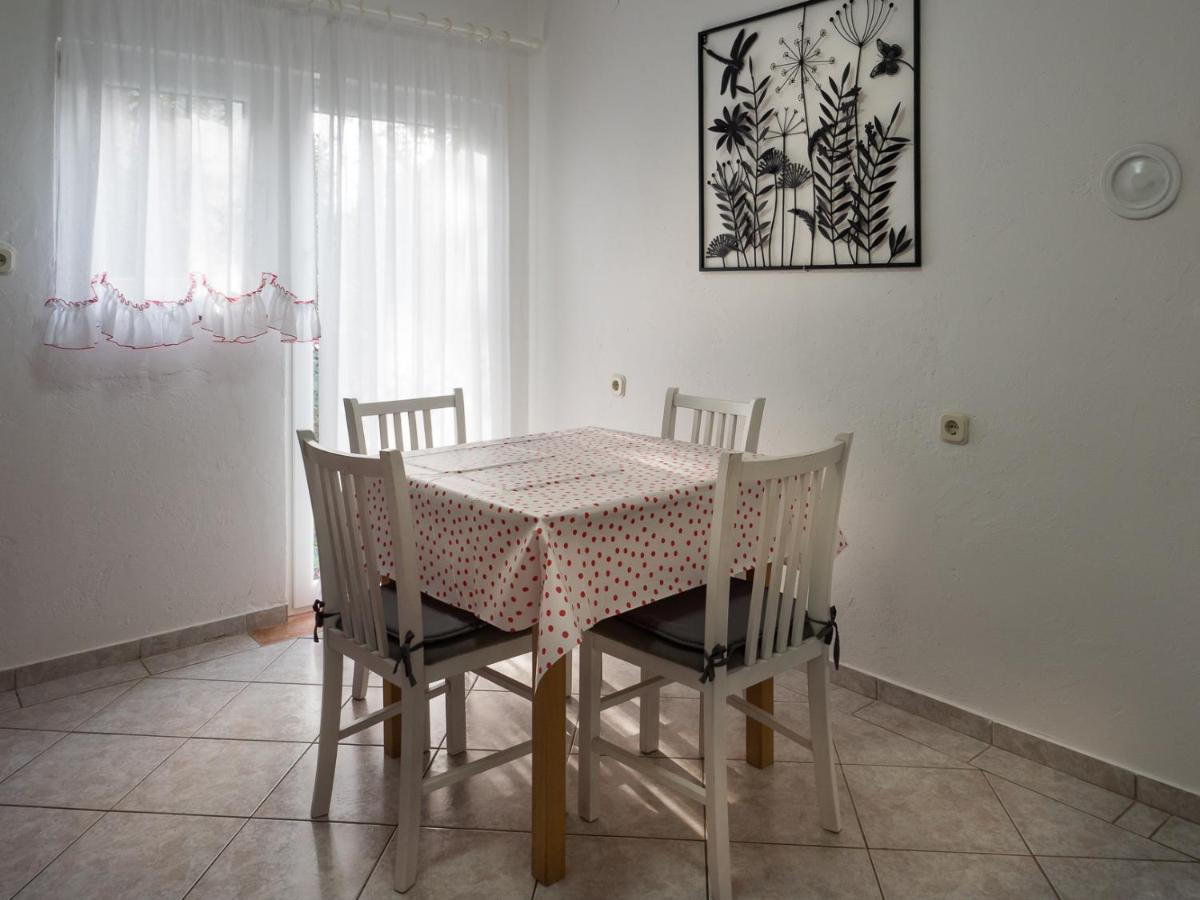 Apartments Summer Bloom Krk Town Εξωτερικό φωτογραφία