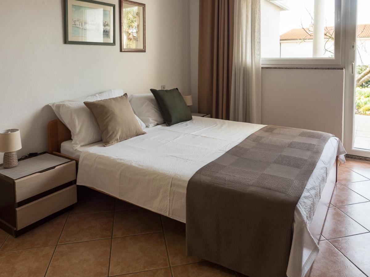 Apartments Summer Bloom Krk Town Εξωτερικό φωτογραφία