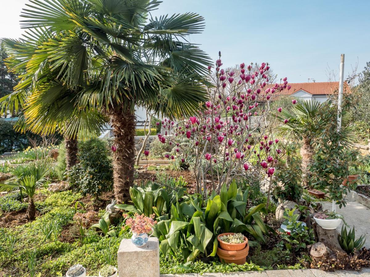 Apartments Summer Bloom Krk Town Εξωτερικό φωτογραφία