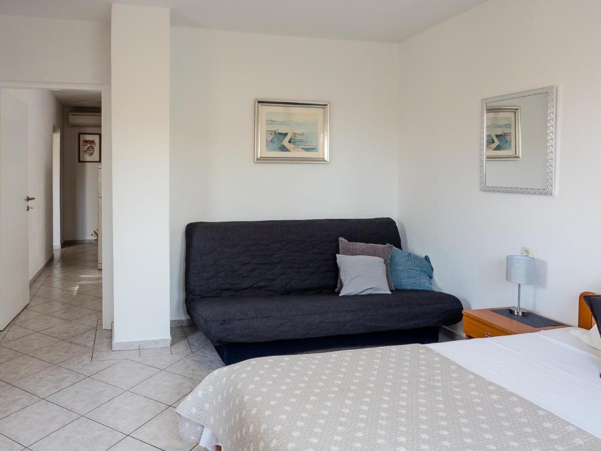 Apartments Summer Bloom Krk Town Εξωτερικό φωτογραφία