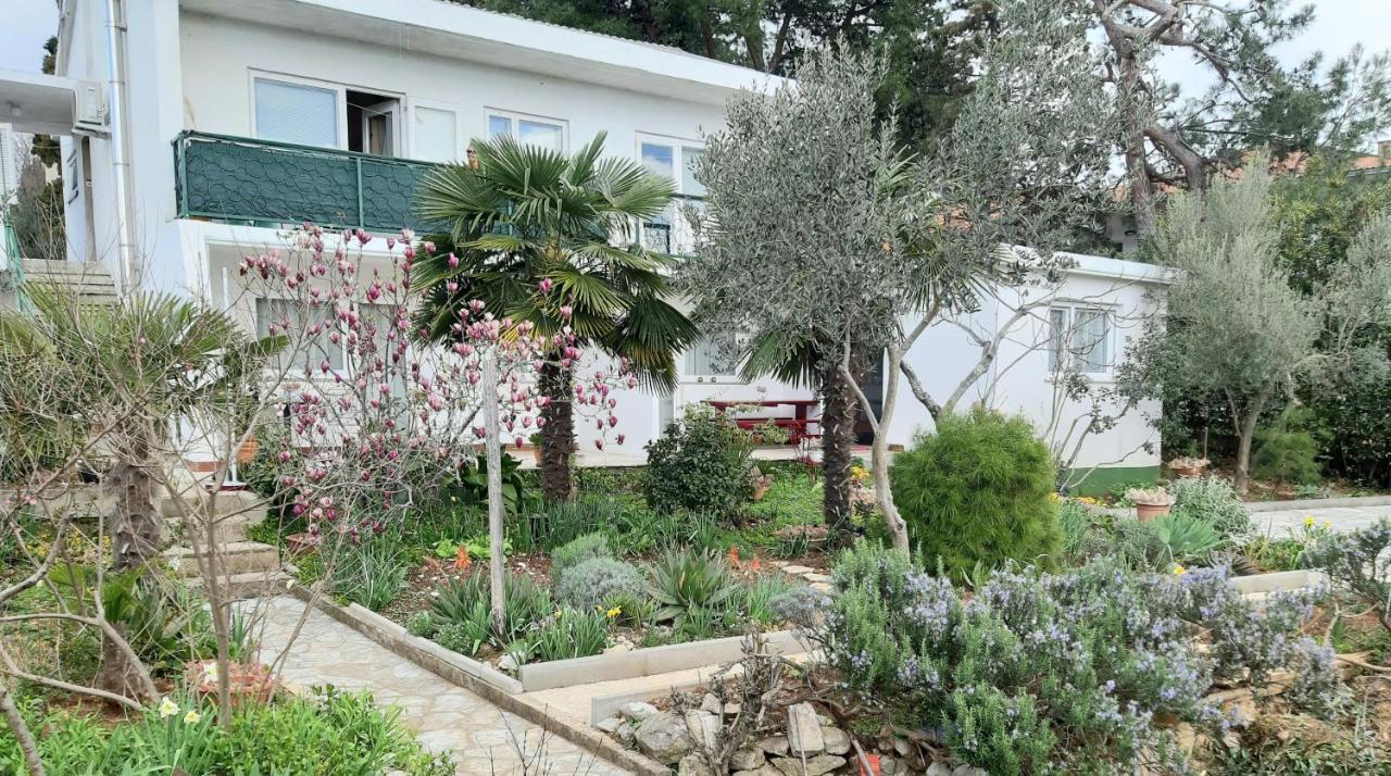 Apartments Summer Bloom Krk Town Εξωτερικό φωτογραφία