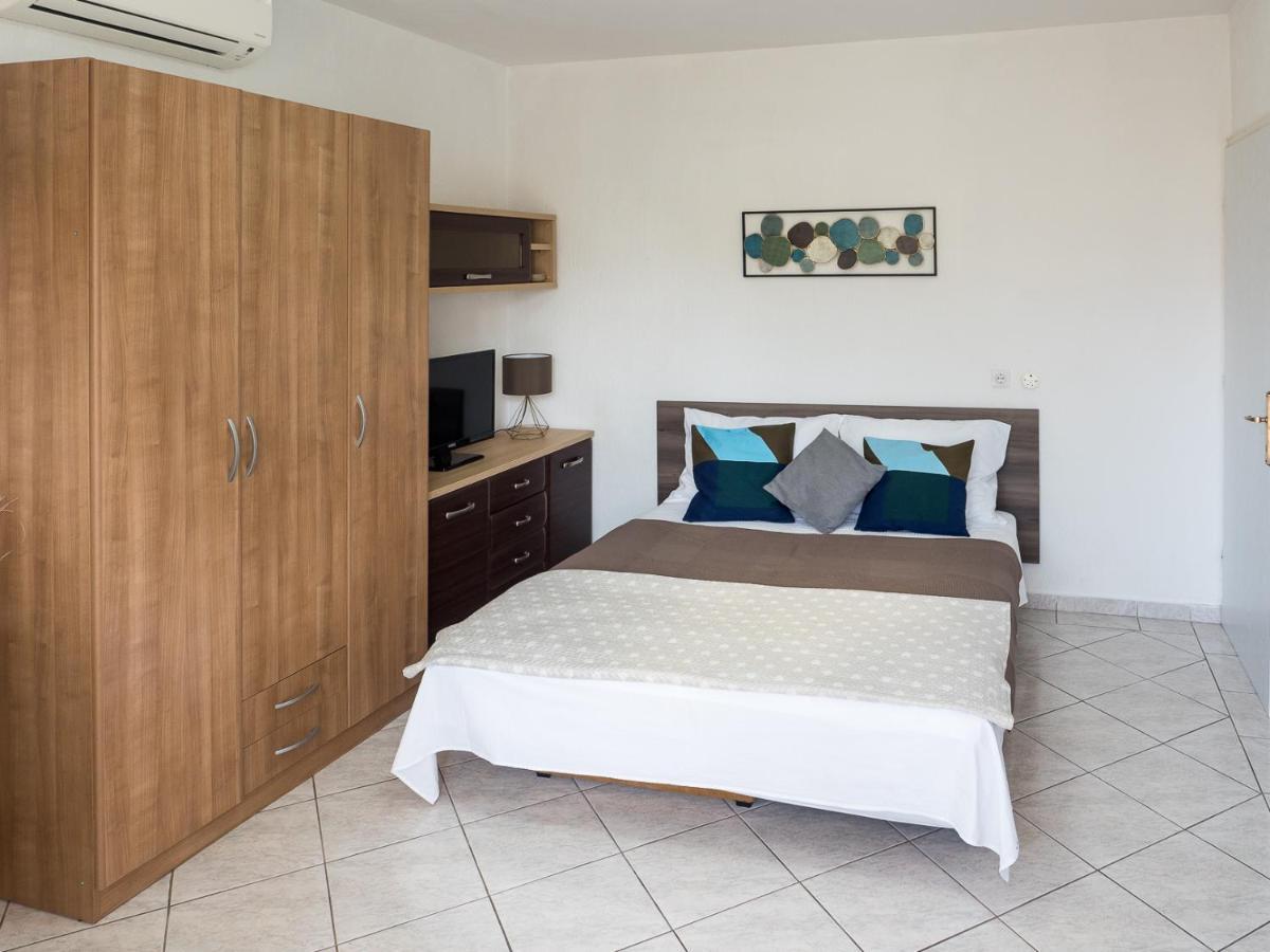 Apartments Summer Bloom Krk Town Εξωτερικό φωτογραφία